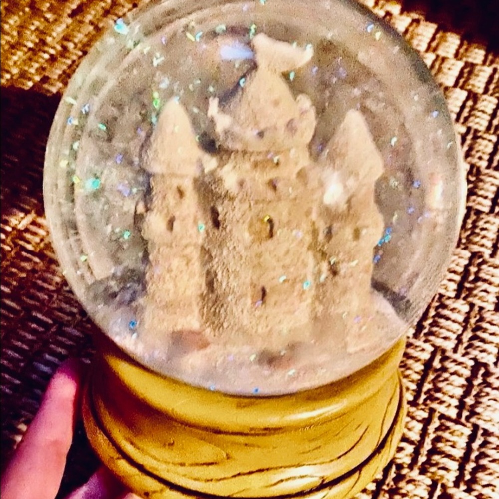 Snow globe… collectible .. sandcastle w music